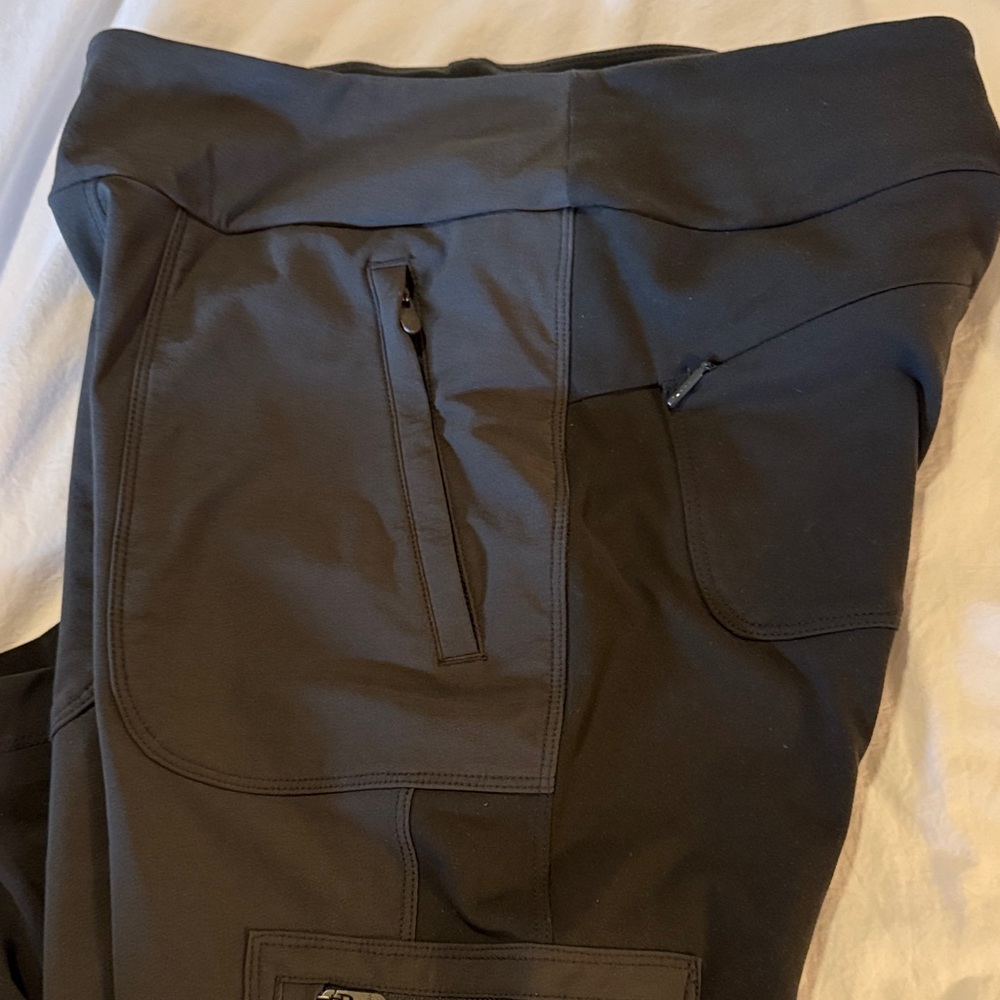 Athleta women’s  dark green/olive  Cargo Pants